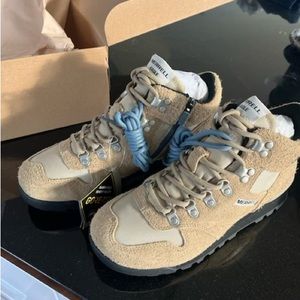 New with tag women’s merrell’s eagle lux GTX boots, US 9.5